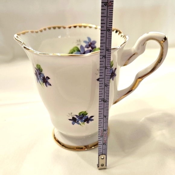 Royal Stafford "Sweet Violets" cream and sugar. - Picture 12 of 13